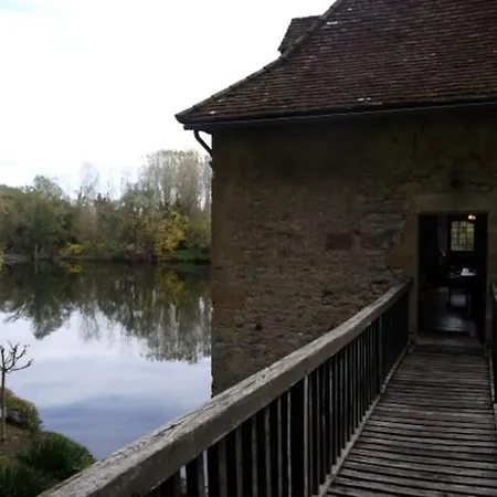 Le Moulin De La Toulzanie