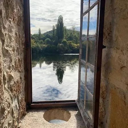 Casa de Férias Le Moulin De La Toulzanie