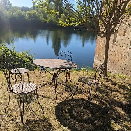 Casa de Férias Le Moulin De La Toulzanie *